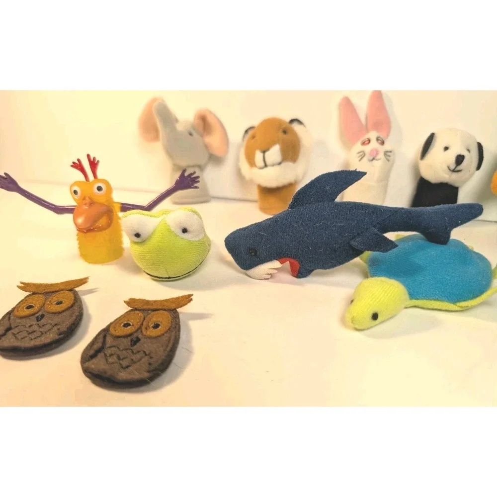 19 Little Finger Puppets Vintage 2.5